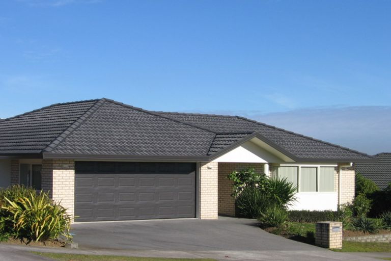 Photo of property in 25 John Brooke Crescent, East Tamaki Heights, Auckland, 2016