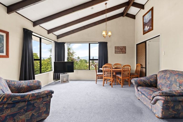 Photo of property in 72 Kinmont Crescent, Kinmont Park, Mosgiel, 9024