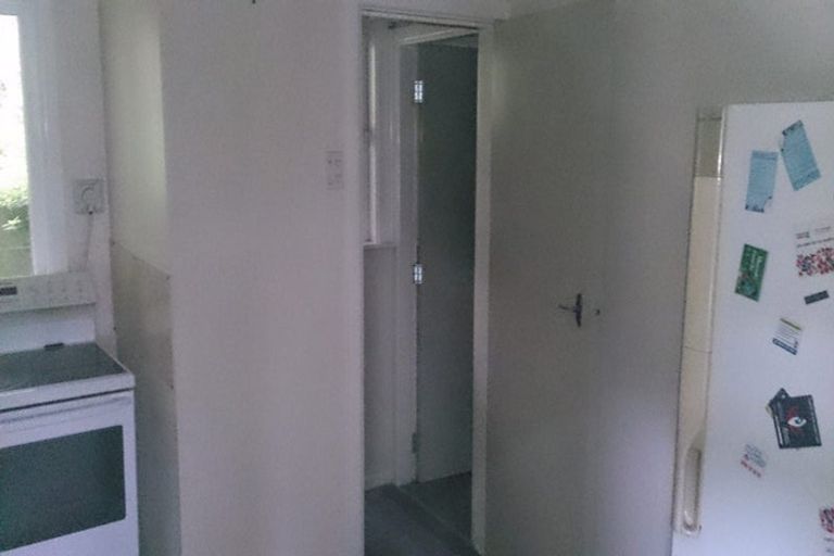 Photo of property in 15 Spenmoor Street, Newlands, Wellington, 6037