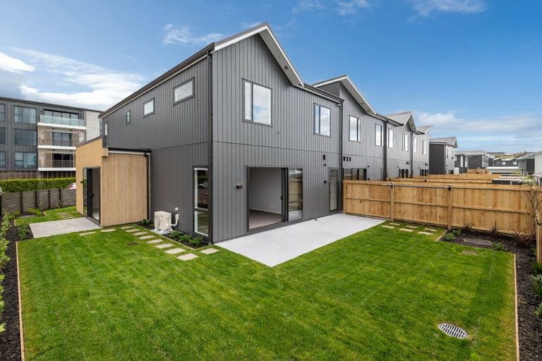 Photo of property in 92 Symes Drive, Red Beach, 0932