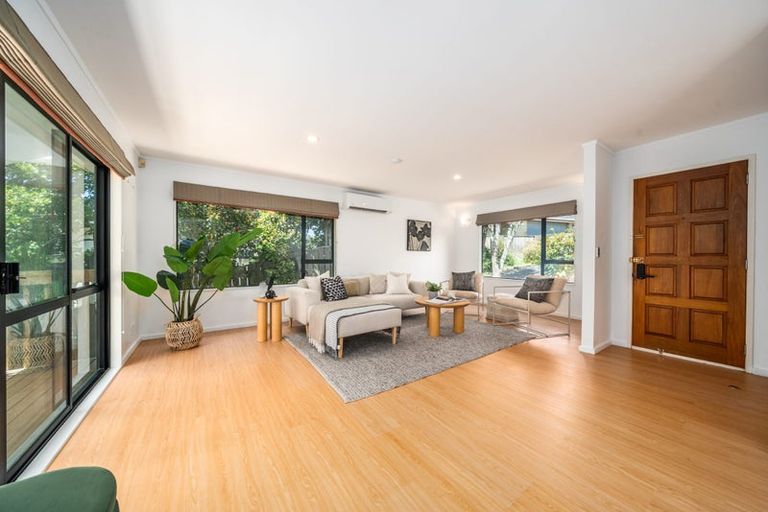 Photo of property in 5 Ashfield Grove, Churton Park, Wellington, 6037