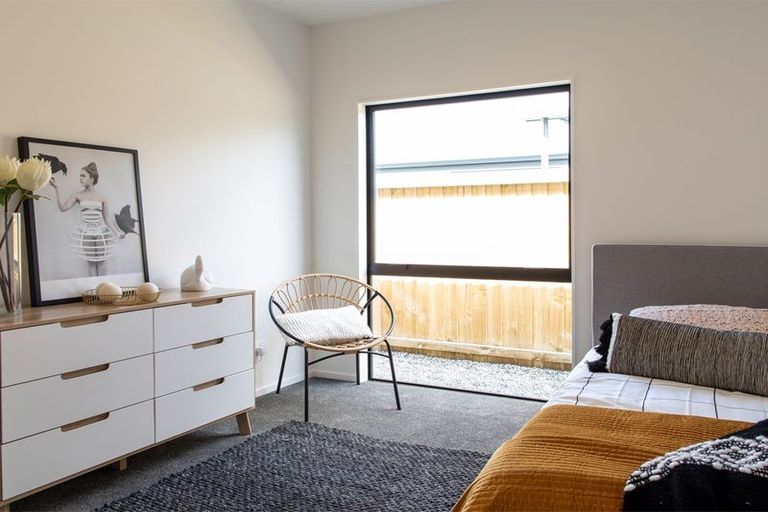 Photo of property in 9 Vogwill Road, Kumeu, 0810