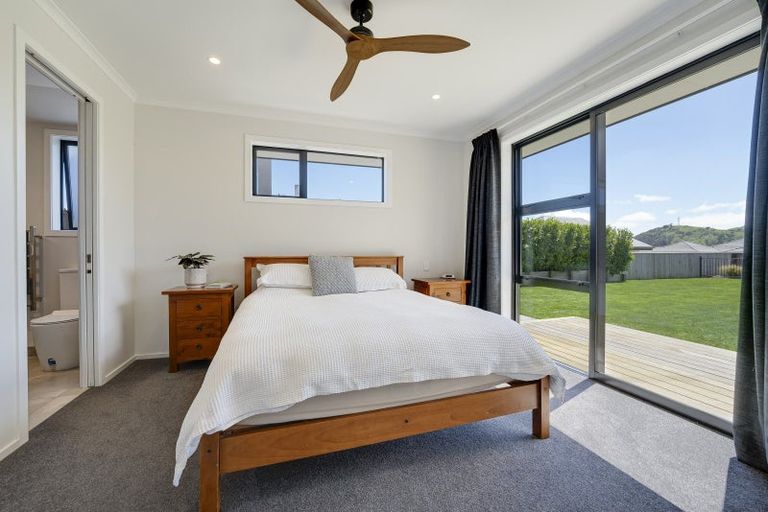 Photo of property in 2 Huntaway Close, Stoke, Nelson, 7011