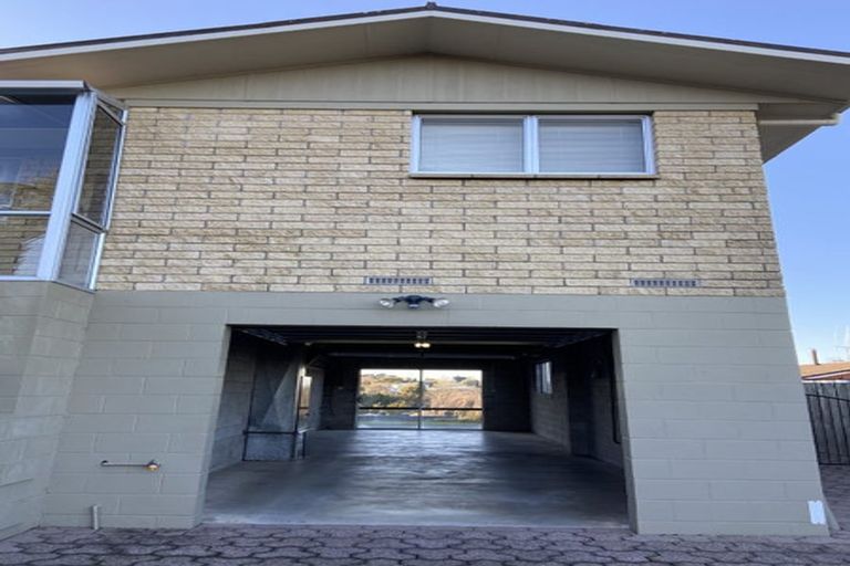 Photo of property in 12 Salmond Place, Dinsdale, Hamilton, 3204