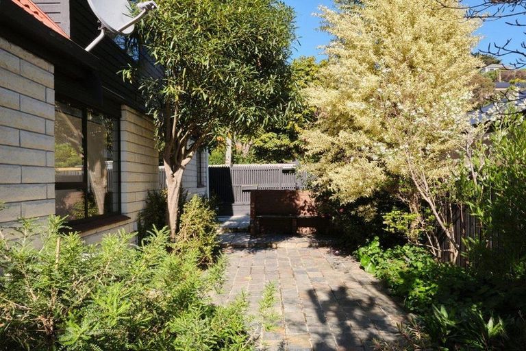 Photo of property in 1/37 Augusta Street, Redcliffs, Christchurch, 8081