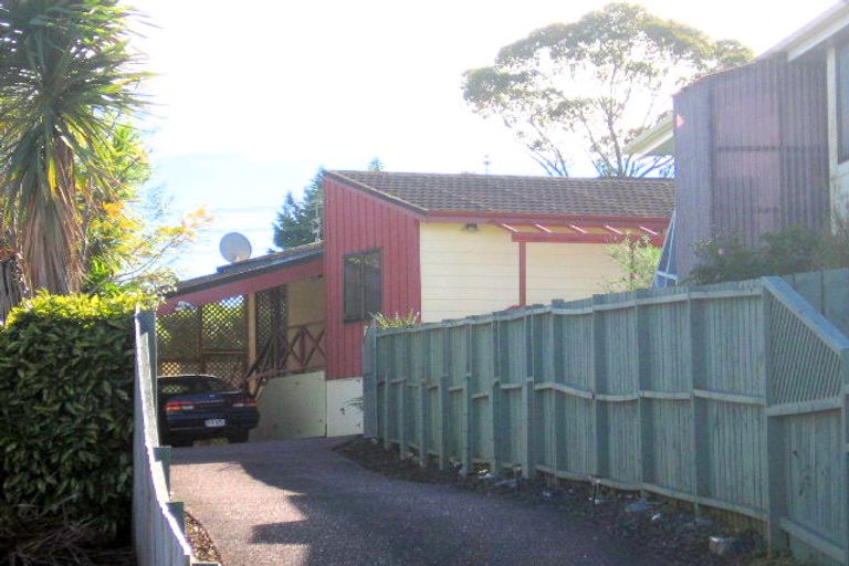Photo of property in 11 Moxham Grove, Massey, Auckland, 0614