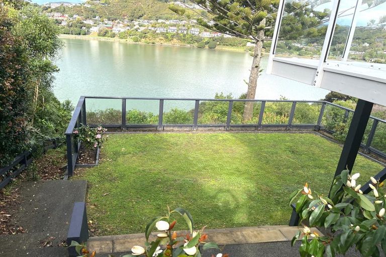 Photo of property in 52 Seaview Road, Paremata, Porirua, 5024