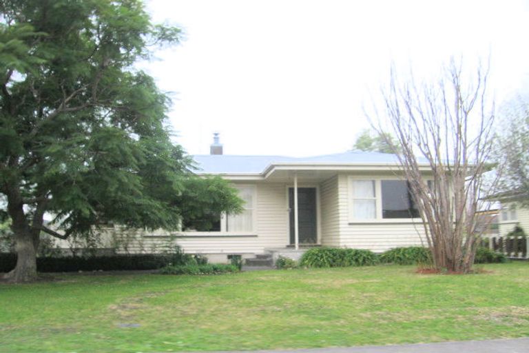 Photo of property in 15 Pembroke Street, Taradale, Napier, 4112