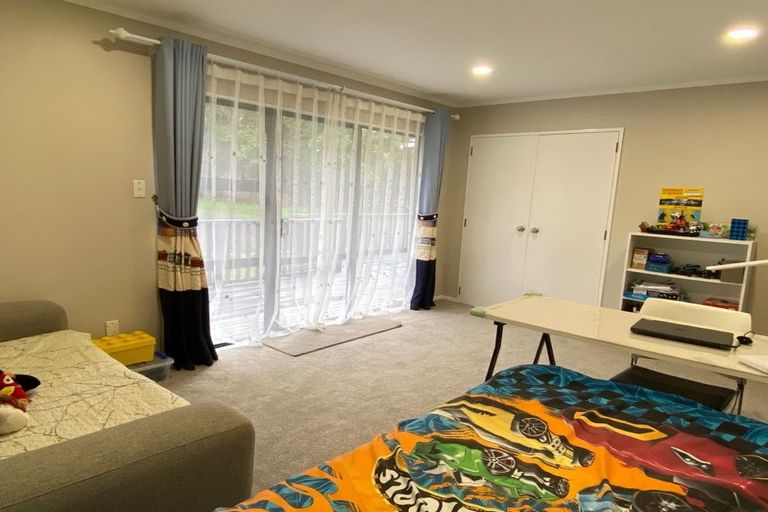 Photo of property in 18 Konini Road, Titirangi, Auckland, 0604