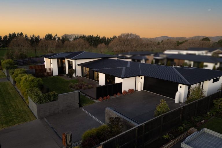 Photo of property in 1 Ashford Avenue, Prebbleton, 7604