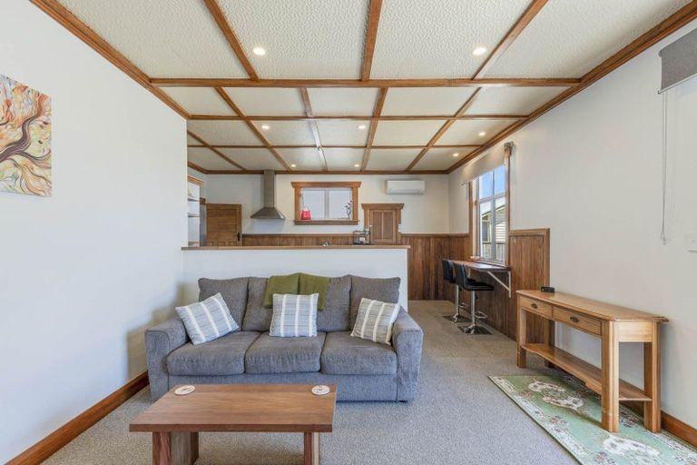 Photo of property in 7b French Street, Moturoa, New Plymouth, 4310