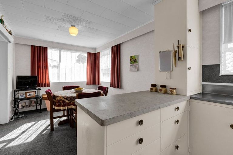 Photo of property in 25 Mcguire Street, Hawera, 4610