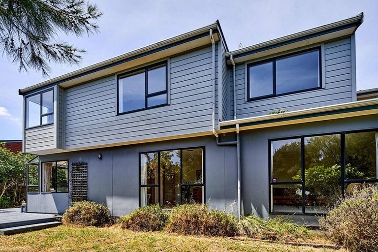 Photo of property in 1/30 Sailmaker Close, Whitby, Porirua, 5024