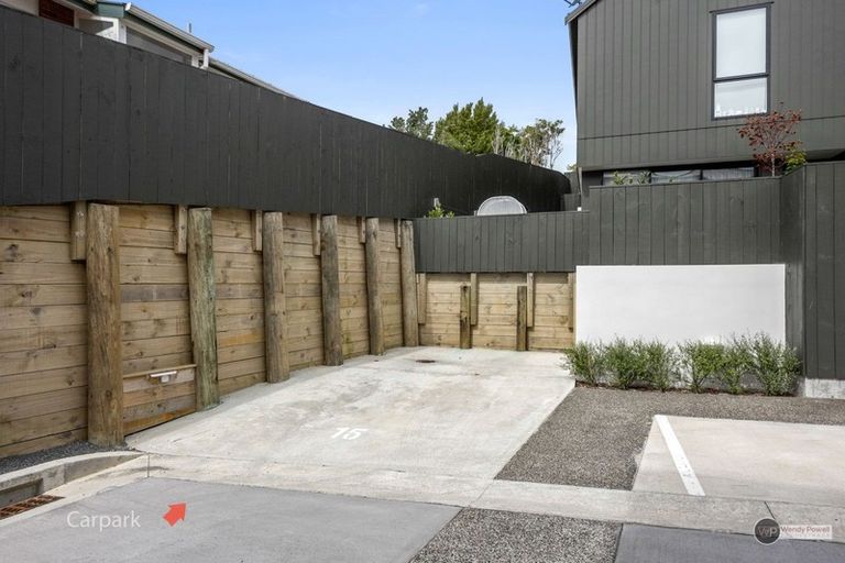 Photo of property in 15/6u Oswald Crescent, Paparangi, Wellington, 6037