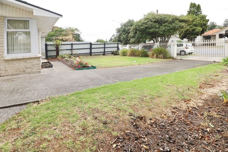 Photo of property in 1/285 Massey Road, Mangere East, Auckland, 2024