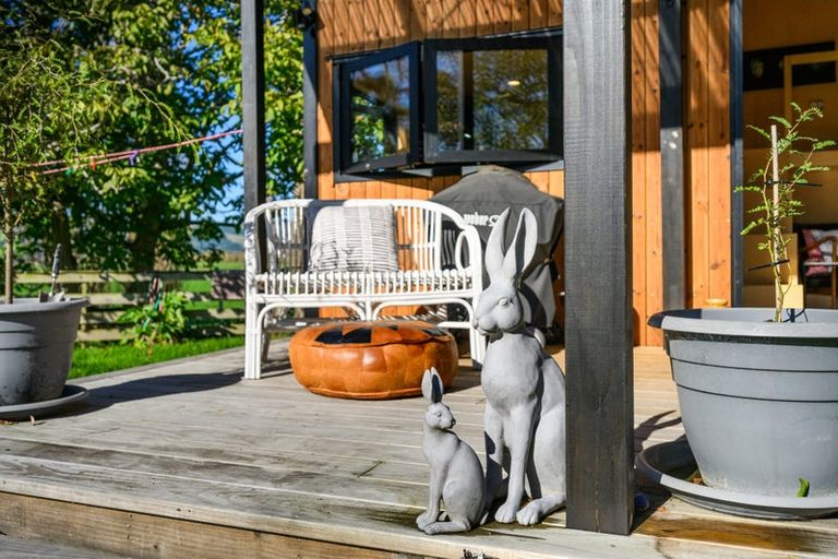 Photo of property in 914 Napier Road, Whakarongo, Palmerston North, 4470