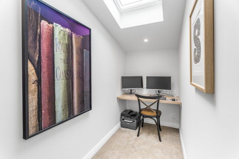 Photo of property in 9a North Avenue, Narrow Neck, Auckland, 0624