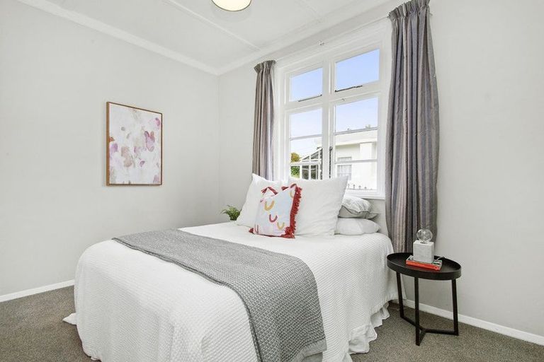 Photo of property in 22 Ngatitoa Street, Tawa, Wellington, 5028