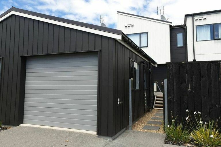 Photo of property in 24/1 Scott Road, Hobsonville, Auckland, 0616