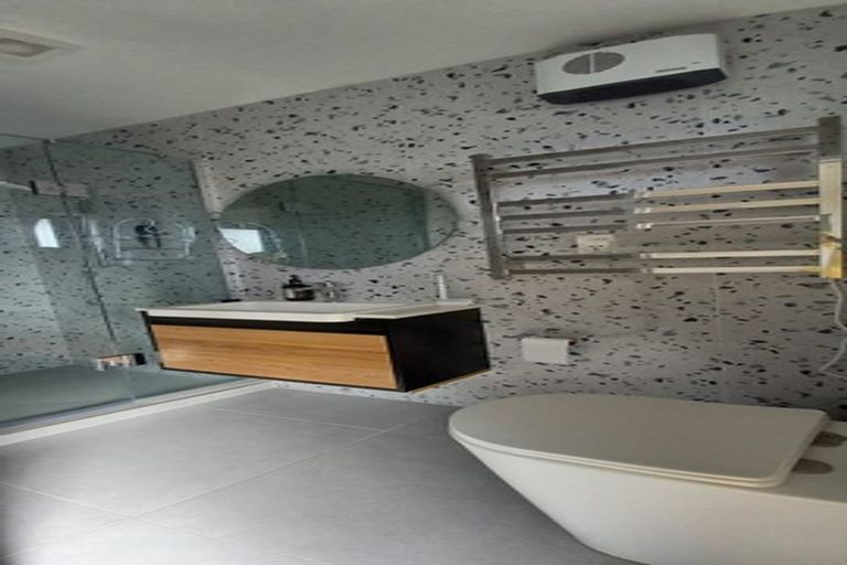 Photo of property in 1/39 Lancaster Road, Beach Haven, Auckland, 0626