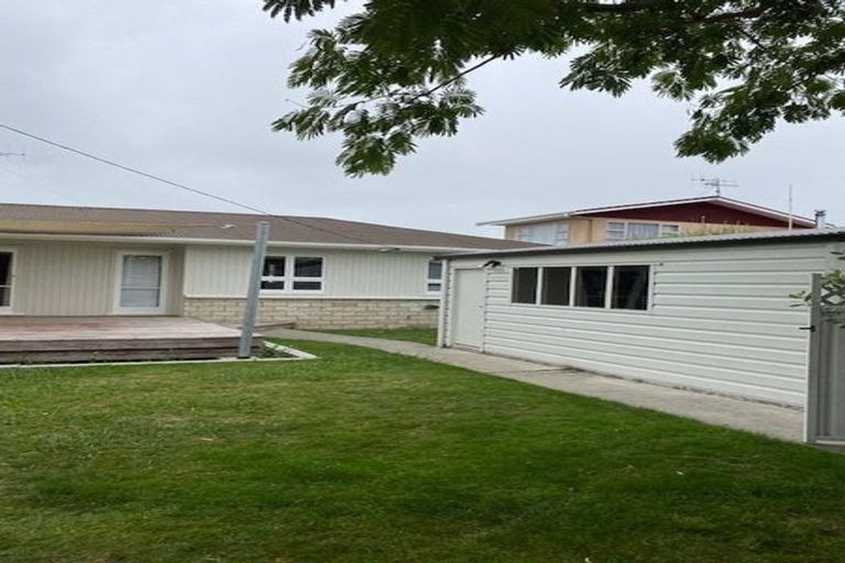 Photo of property in 11 Windsor Terrace, Taradale, Napier, 4112