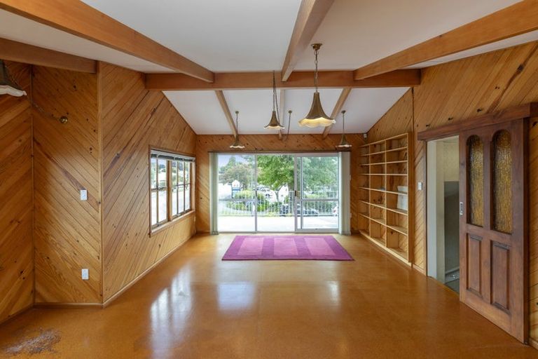 Photo of property in 19 Brookby Crescent, Avonhead, Christchurch, 8042