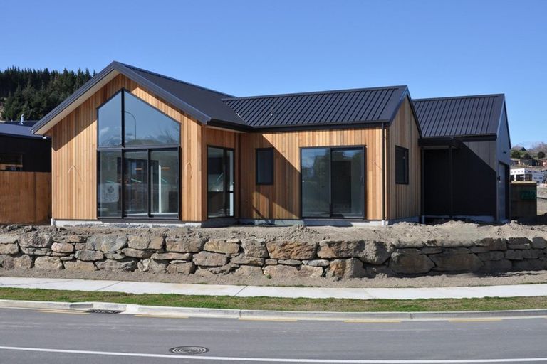 Photo of property in 47 Clearview Street, Wanaka, 9305