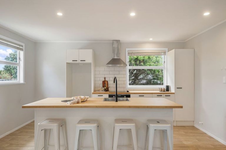 Photo of property in 14 Rangiatea Street, Paraparaumu Beach, Paraparaumu, 5032