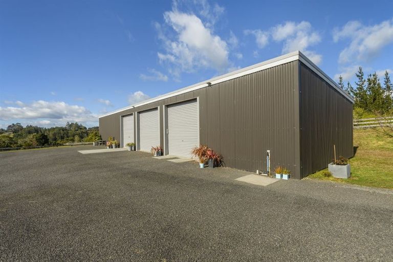 Photo of property in 20 Sarona Park Drive, Omanawa, 3171