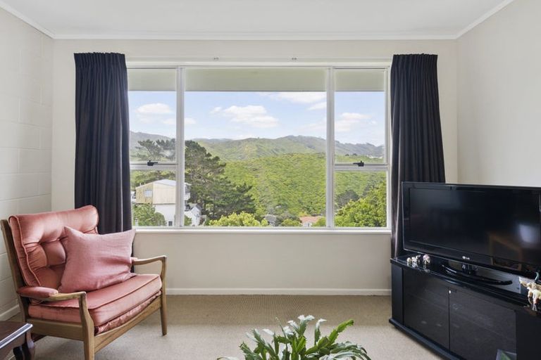 Photo of property in 10f1 Camrose Grove, Kingston, Wellington, 6021