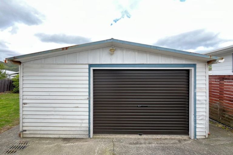 Photo of property in 11 Kendal Grove, Wainuiomata, Lower Hutt, 5014