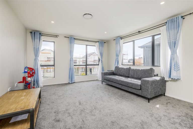 Photo of property in 10 Matahae Drive, Flat Bush, Auckland, 2019