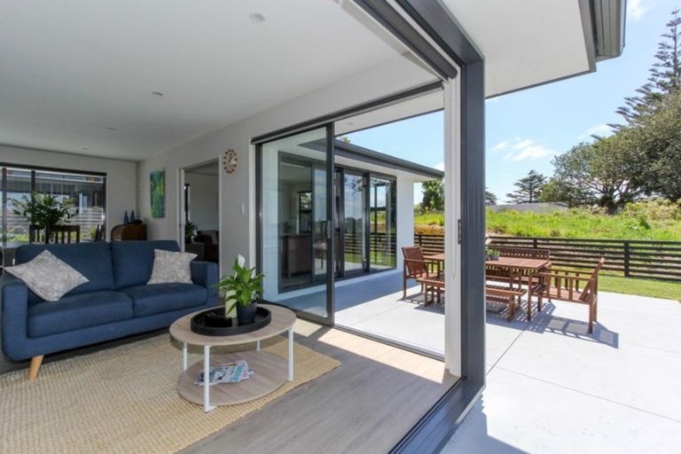Photo of property in 2 Western Rise, Hurworth, New Plymouth, 4310