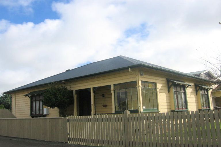 Photo of property in 73 Chelwood Street, Takaro, Palmerston North, 4412