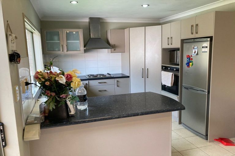 Photo of property in 61 Helleur Road, Massey, Auckland, 0614