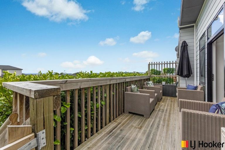 Photo of property in 11 Kapuarangi Lane, Papakura, 2110