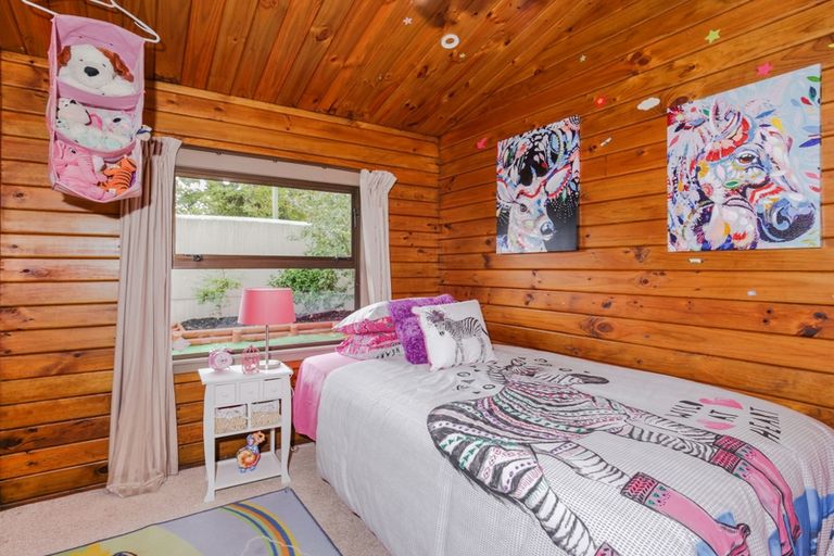 Photo of property in 9 Rewa Street, New Lynn, Auckland, 0600