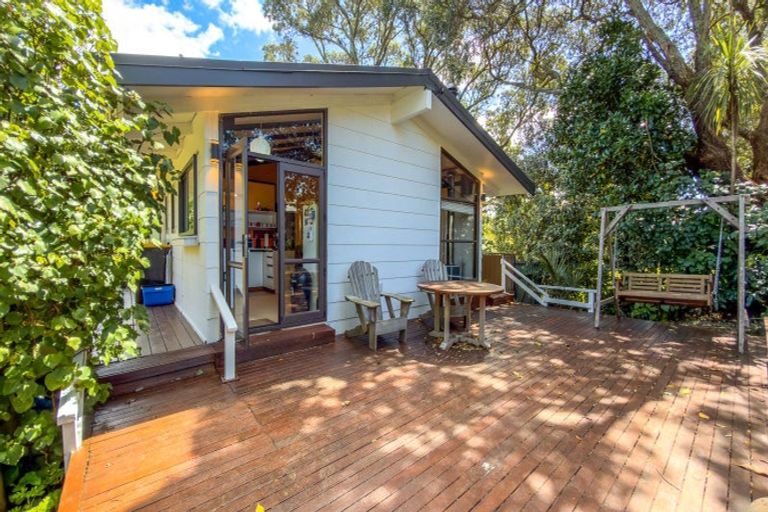 Photo of property in 86 Kon Tiki Road, Whiritoa, Whangamata, 3691