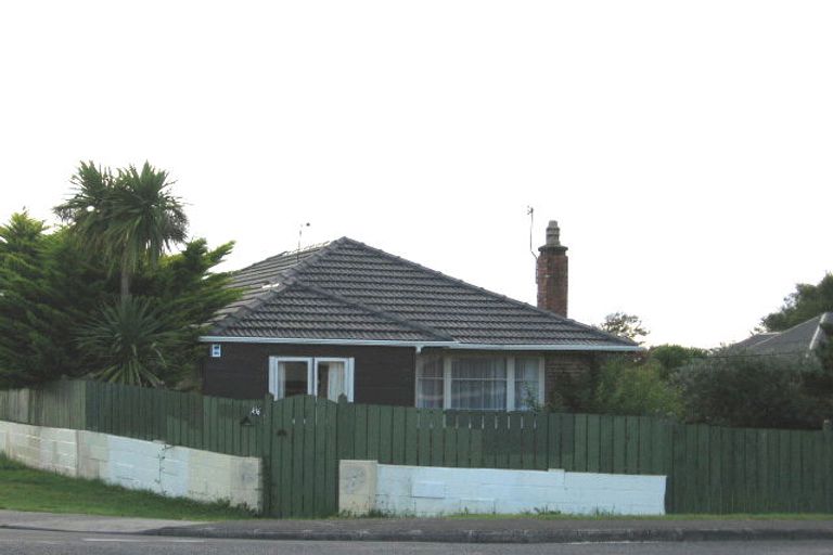 Photo of property in 436 Old Te Atatu Road, Te Atatu Peninsula, Auckland, 0610