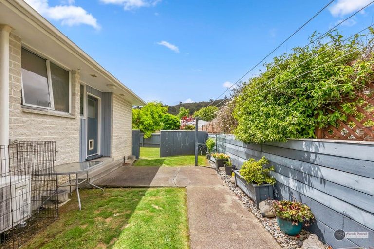 Photo of property in 10a Helvetia Grove, Naenae, Lower Hutt, 5011