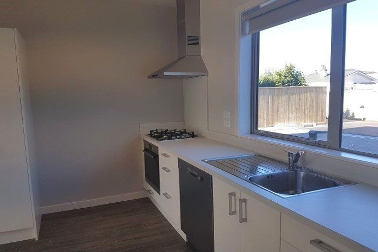 Photo of property in 32u2 Dr Taylor Terrace, Johnsonville, Wellington, 6037