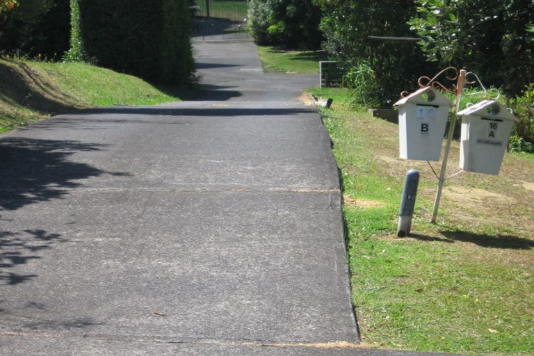 Photo of property in 2/16 Gladys Avenue, Glenfield, Auckland, 0629