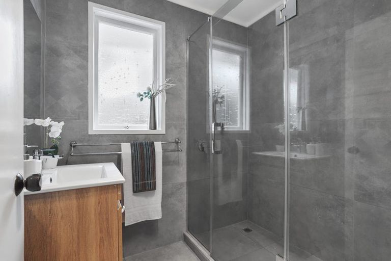 Photo of property in 72 Helena Street, Massey, Auckland, 0614