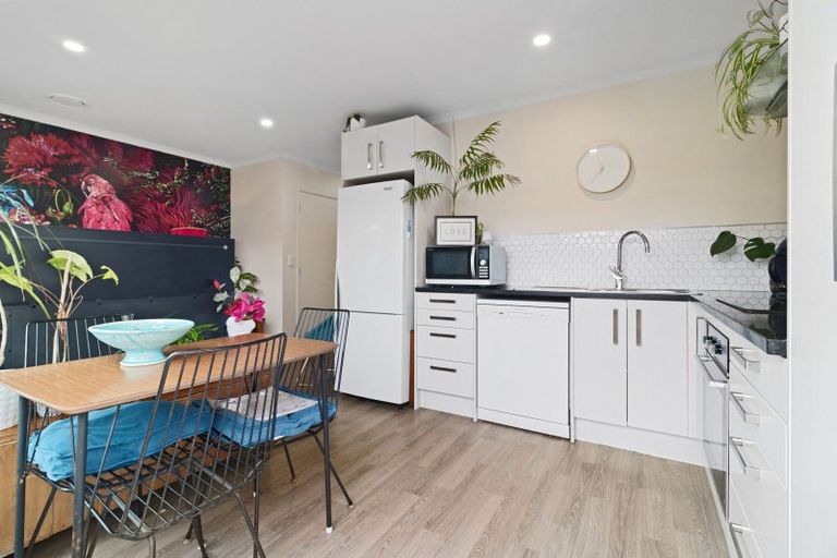 Photo of property in 215u3 Massey Street, Frankton, Hamilton, 3204