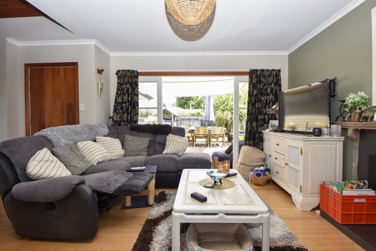 Photo of property in 22 Humphries Street, Greytown, 5712