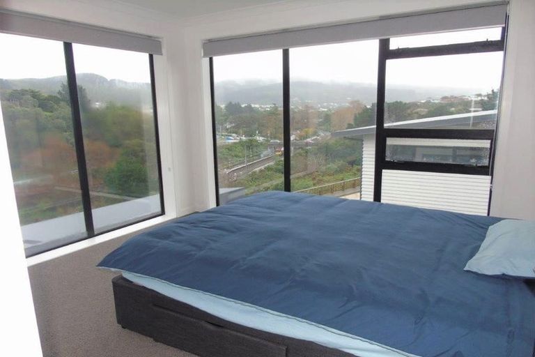 Photo of property in 5 Ara Patukawenga, Tawa, Wellington, 5028