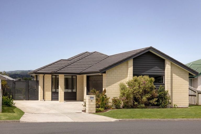 Photo of property in 10 Fearnley Grove, Pyes Pa, Tauranga, 3112