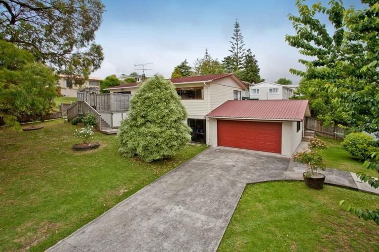 Photo of property in 1 Hellyers Street, Birkdale, Auckland, 0626