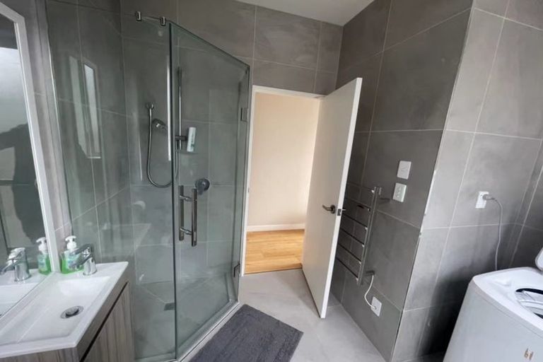 Photo of property in 5 Toanui Road, Hobsonville, Auckland, 0616