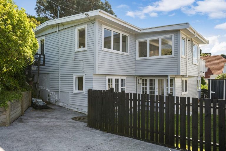 Photo of property in 27 Tai Paku Paku Road, Karaka Bays, Wellington, 6022